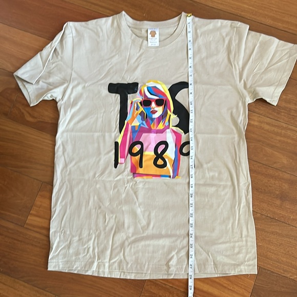 Taylor Swift 1989 Tshirt NWOT - Picture 7 of 7